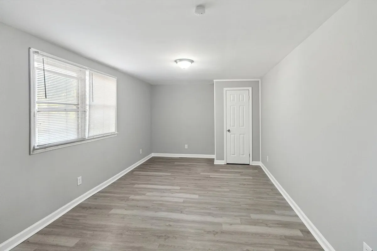 Building Photo - 1227 East 38th Street