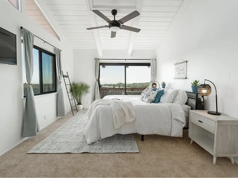 Palos Verdes Dr — Photo 16