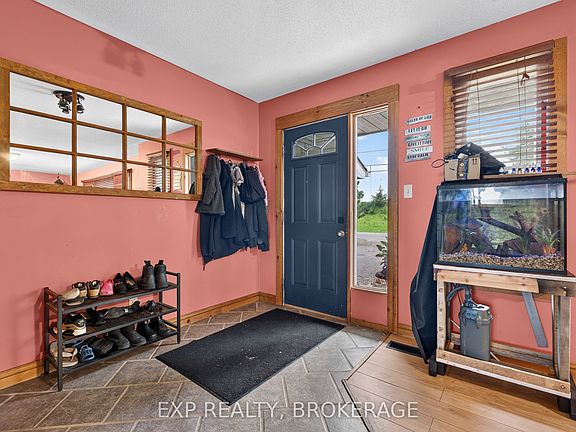 4th image of 1664 Wallbridge Loyalist Rd