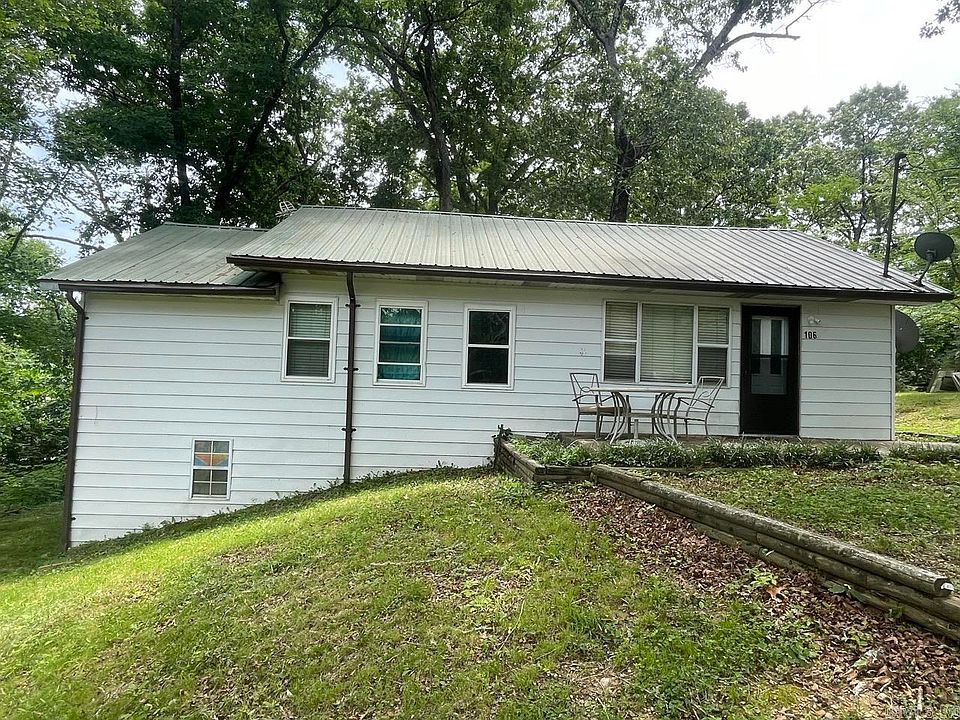 1st image of 106 Pleasant Valley St