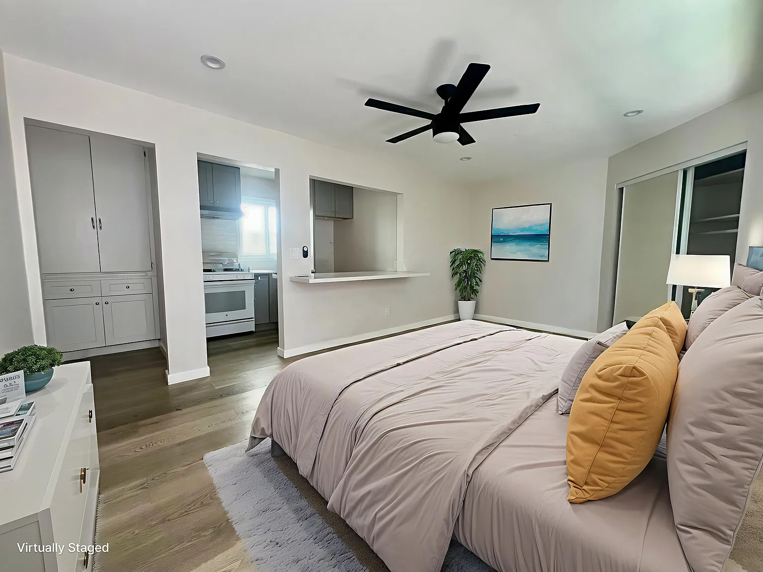 5219 E Ocean Blvd — Photo 1