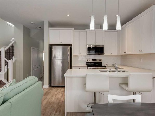 131 N Reunion Loop NW, Airdrie, AB T4B 4J6