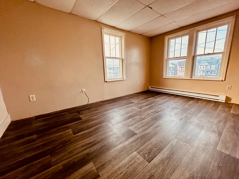 414 High St Unit 2 - Primary Bedroom