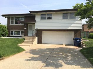 8840 W 93rd St, Hickory Hills, IL