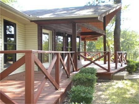4th image of 160 Deerwood Cir