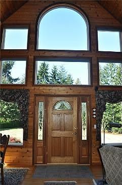5th image of 1052 NE Sunset Way