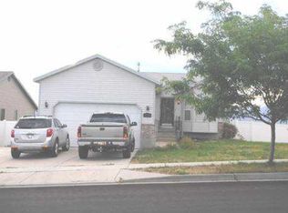 6835 S High Bluff Dr, West Jordan, UT 84081