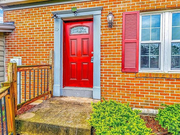 2nd image of 10 Nicolson Cir