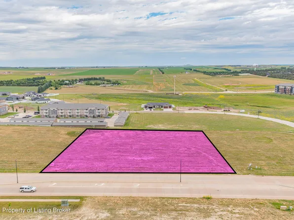 15 W Ridge Dr #1, Dickinson, ND 58601