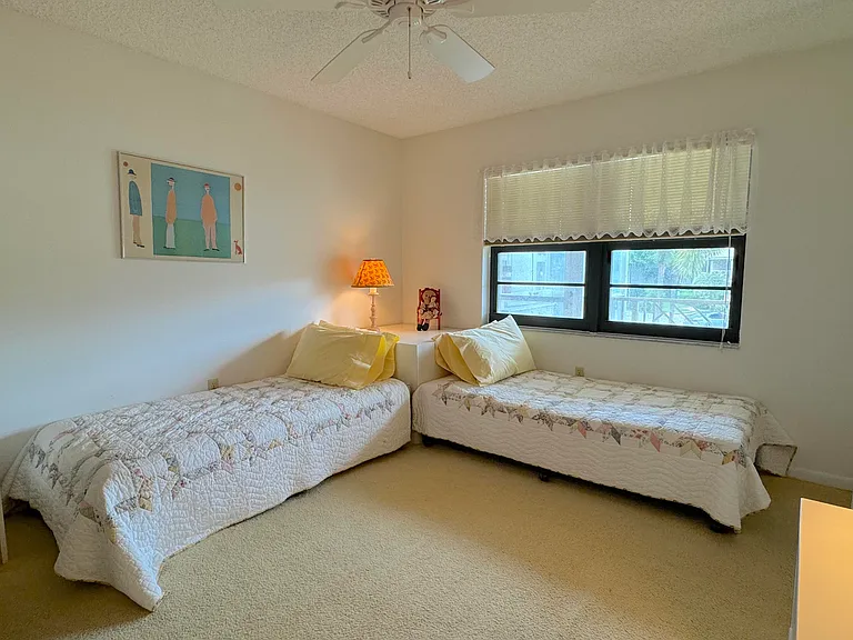 9 Stratford Dr E #B — Photo 10
