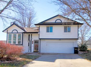 7918 Hill Crest Lane Ct, La Vista, NE 68128