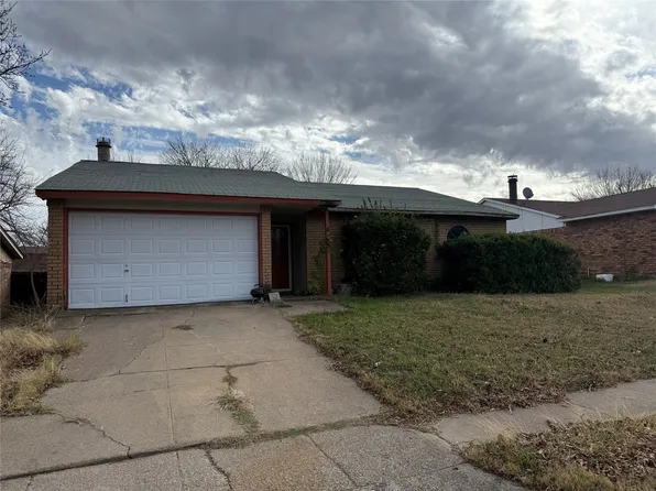 7405 Lea Pl, Fort Worth, TX 76140