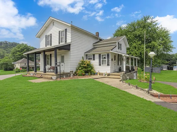 694 John F Kennedy St, Wampum, PA 16157