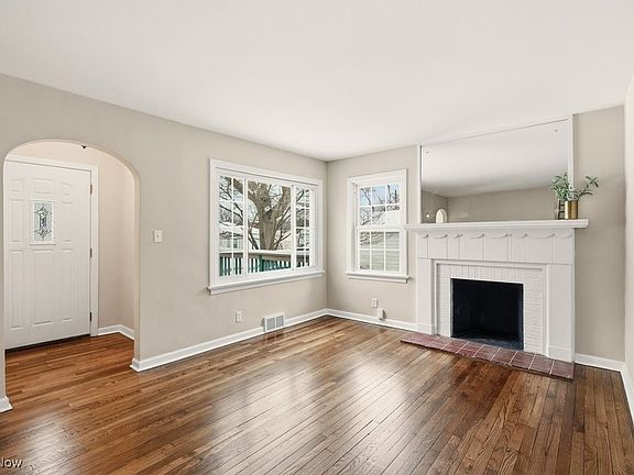 4th image of 1492 Onondago Ave