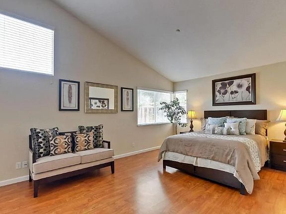 5th image of 31224 Lamprey Dr