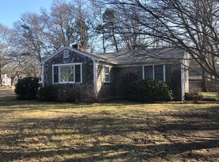 35 Rustic Ln, Hyannis, MA 02601