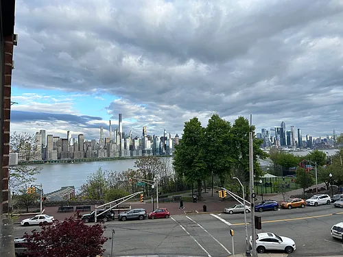 Boulevard East Photo 1