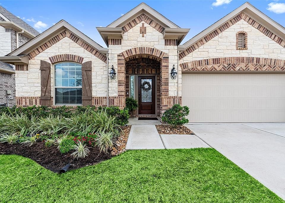 15715 Legacy Woods Drive