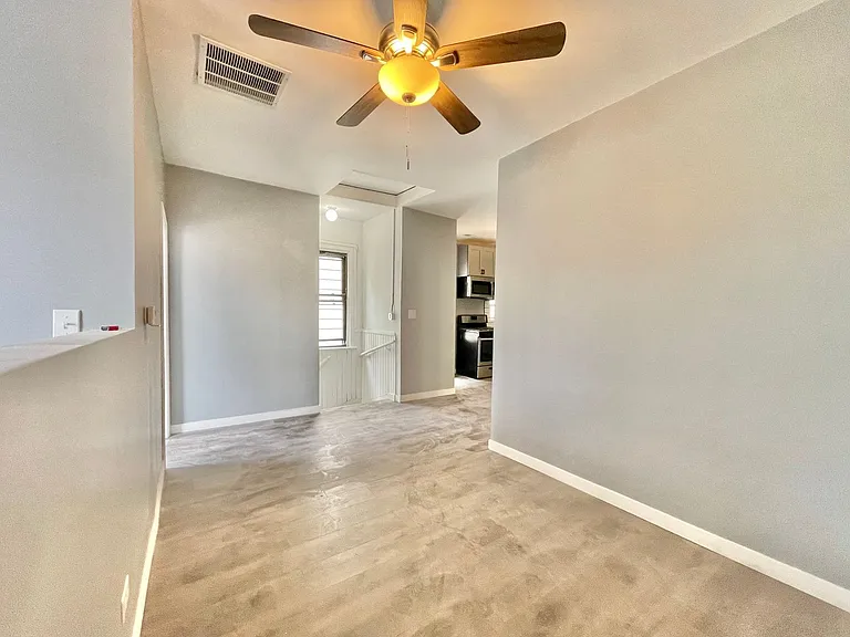 1833 W 21st St — Photo 5