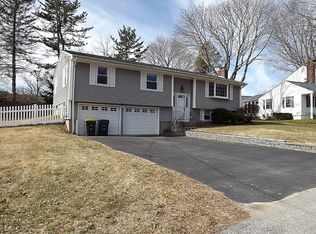 4 Appleseed Dr, Smithfield, RI 02828