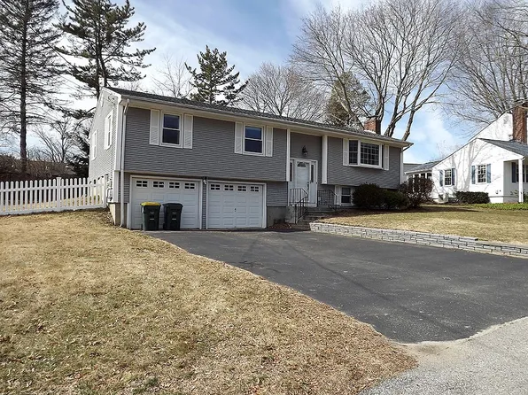 4 Appleseed Dr, Smithfield, RI 02828