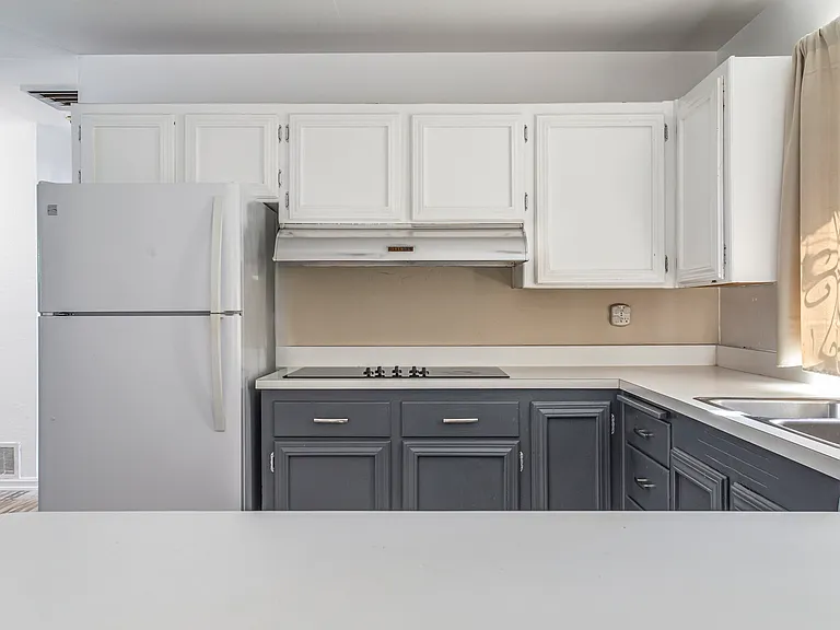 2812 San Pedro Dr NE — Photo 6