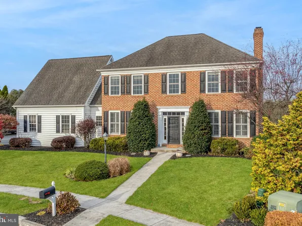 215 Saint James Ct, Mechanicsburg, PA 17050