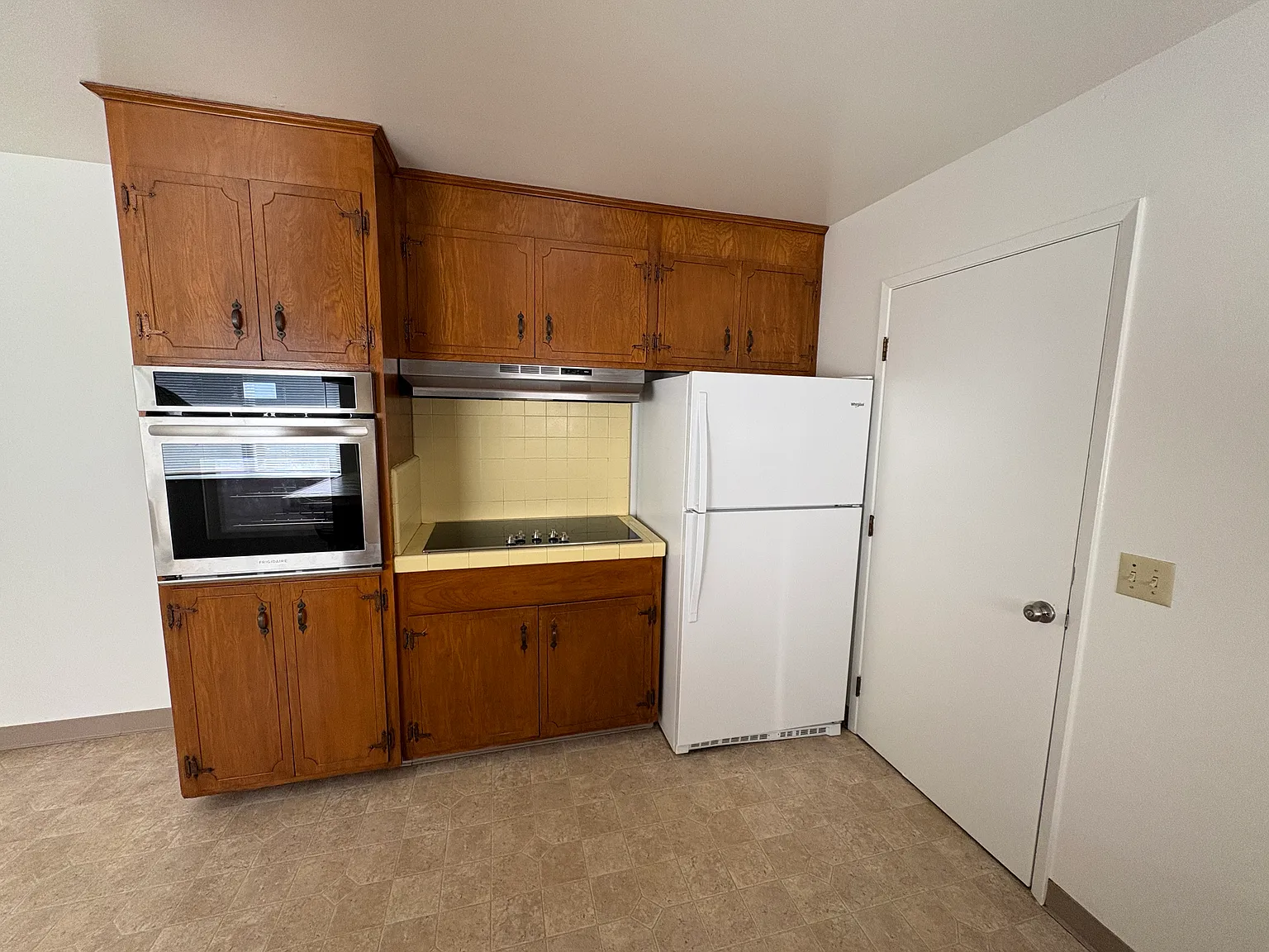2 bed, 1000 sqft, $2,200 — Photo 4
