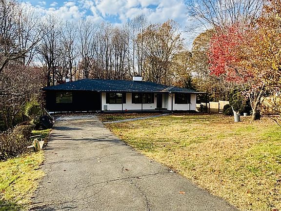 2nd image of 3929 Moorman Dr