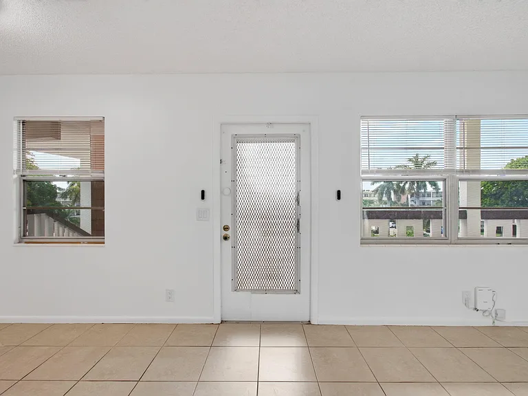 4028 Hythe Pl #B — Photo 15