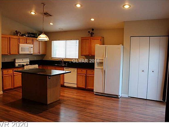 4th image of 7600 Buckpasser Ave #0