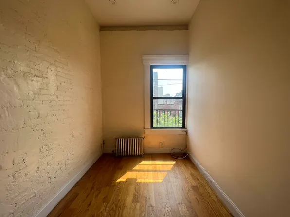 637 Saint Mark's Avenue image 1 of 7