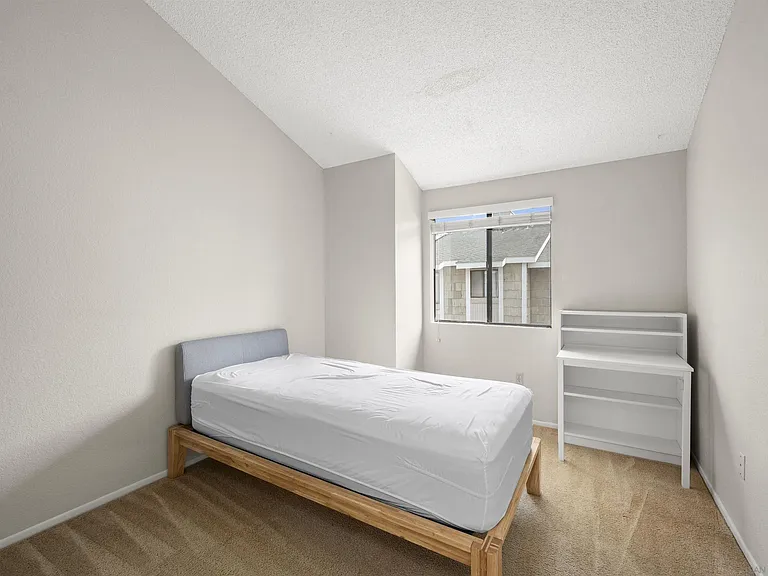 4064 Mahaila Ave #C — Photo 27
