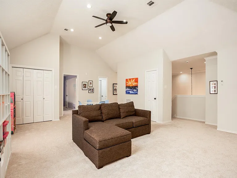 8915 Wallington Dr — Photo 22