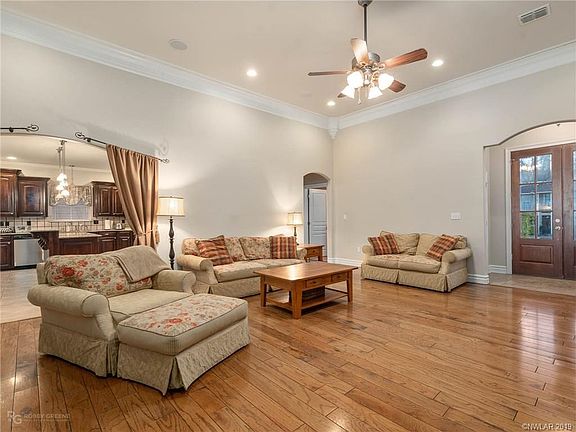 2nd image of 318 Leigh Ln