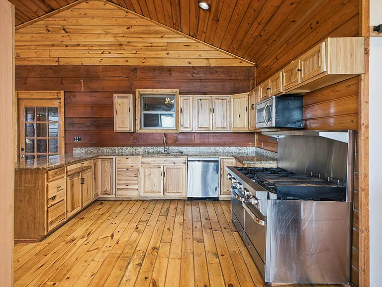 1374 County Street 2919 — Photo 13