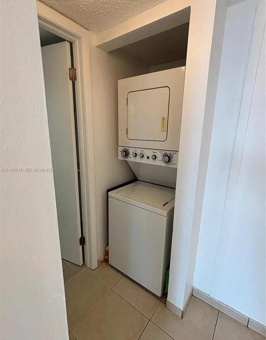 2075 SW 122nd Ave — Photo 4
