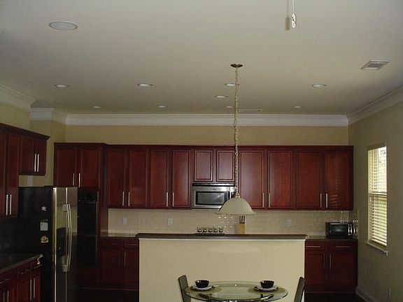 5th image of 410 Waverly Pl
