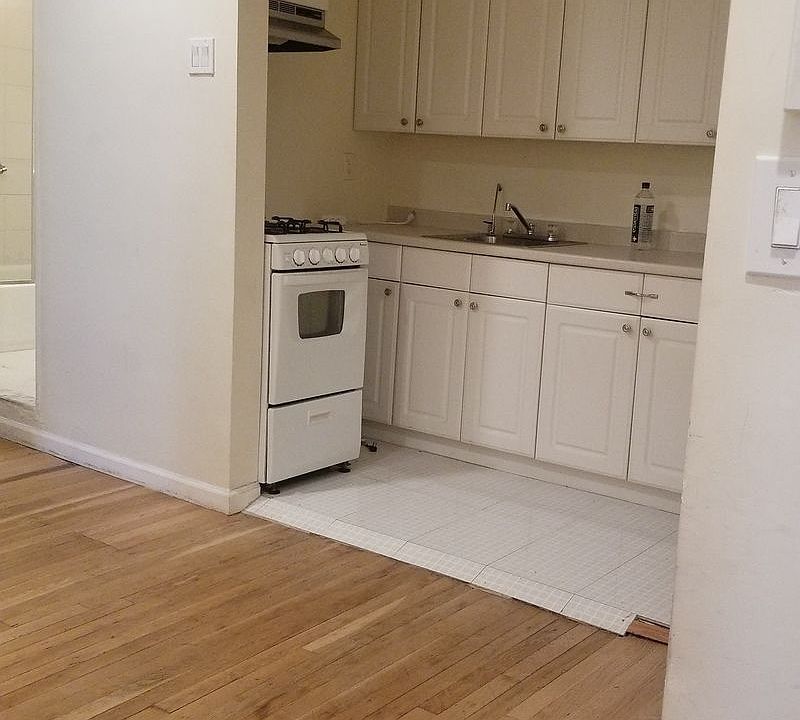 1st image of 217 E 59th St #2E