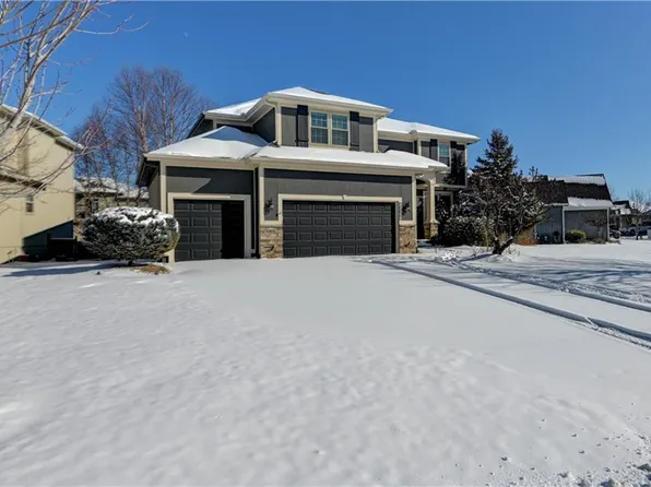16627 S Lind Rd, Olathe, KS 66062