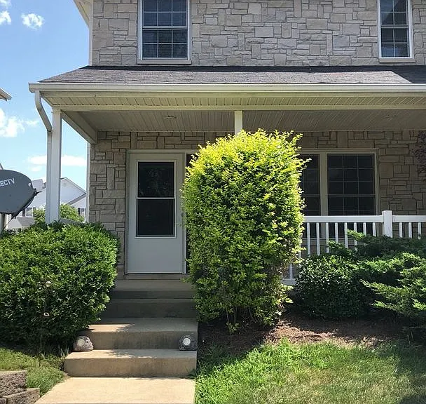 1327 S Cobble Creek Cir — Photo 2