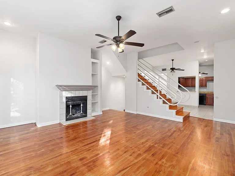 204 Marshall St #4 — Photo 4