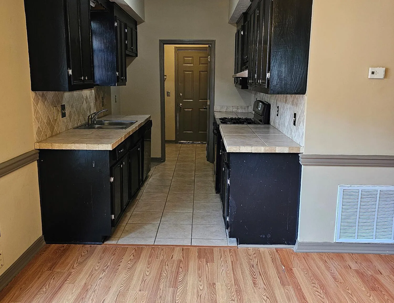 3 bed, 2.0 bath, 1500 sqft, $1,395 — Photo 3