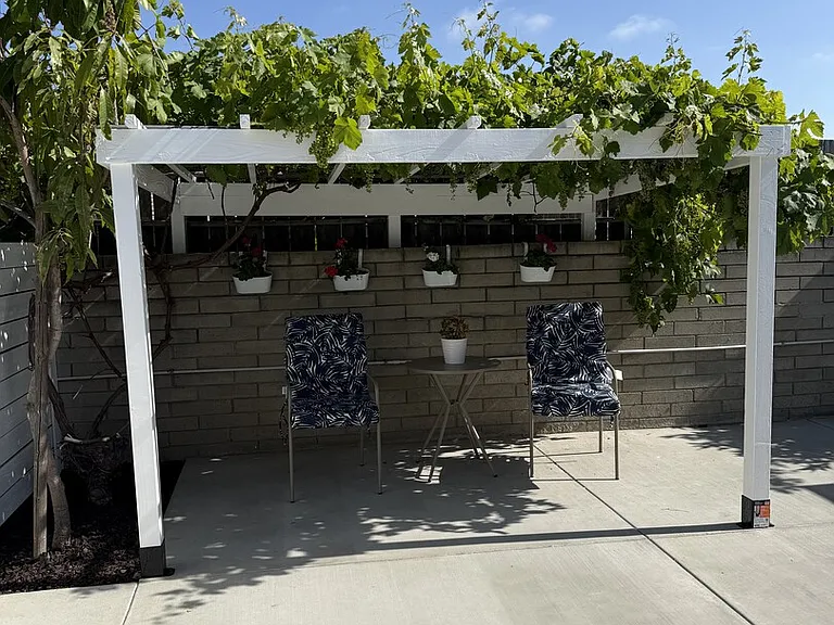 Leghorn Ave — Photo 11