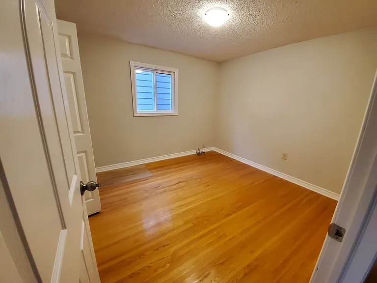 462 Victoria St #2 — Photo 9