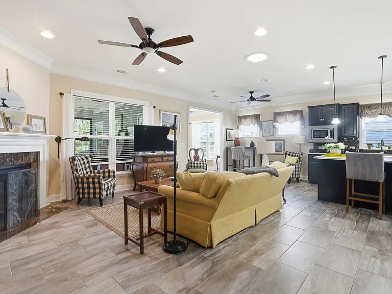 10 Chicory Ct — Photo 12