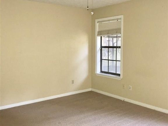 5th image of 1591 Crystal Dr