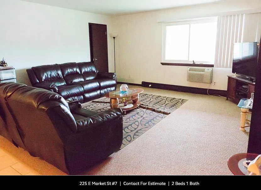 2 bed, 1.5 bath, 900 sqft, $1,395 — Photo 2
