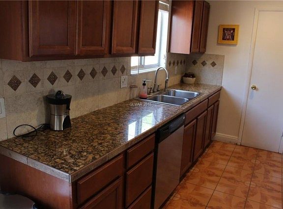 5th image of 4032 Shady Oak Dr