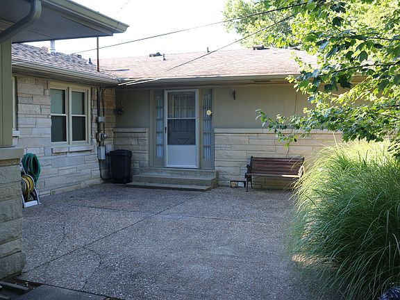 2nd image of 1401 Brentwood Dr